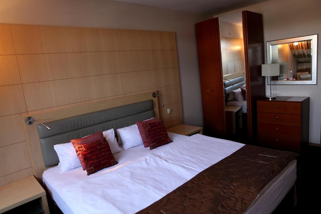 Katrina Aparthotel Ostrzeszow ภายนอก รูปภาพ