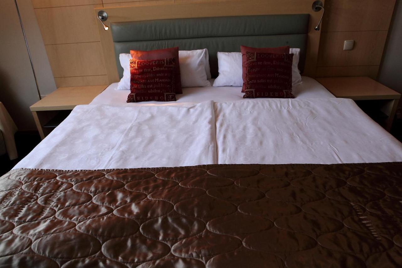 Katrina Aparthotel Ostrzeszow ภายนอก รูปภาพ